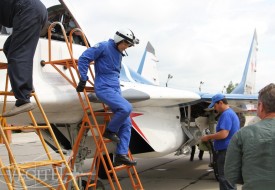 Японские туристы в стратосфере | Полеты на истребителе МиГ-29 в стратосферу